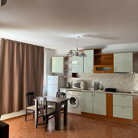 александър *