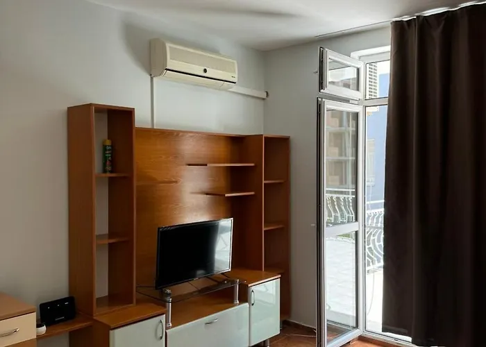 Апартамент александър